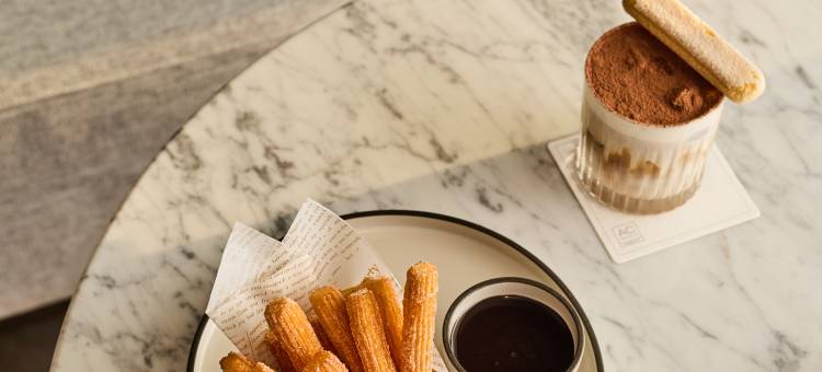 赛里木湖AC酒店图片