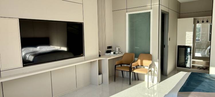 龙栖云畔智能宾馆图片