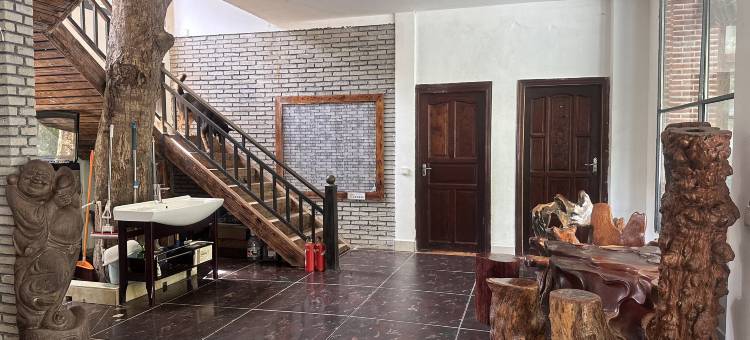 尖峰岭天池避暑山庄图片