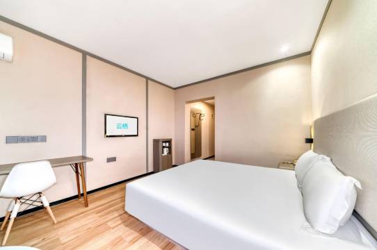 云栖酒店(宁波大学路林市场店)