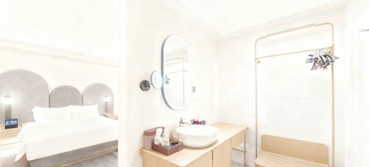 重庆解放碑中心美居酒店图片