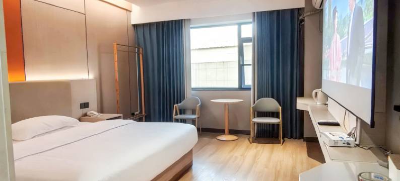 派酒店(贺州远东商城缤纷环球城店)图片