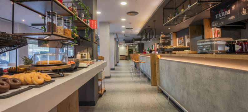 宜必思巴塞罗那格拉诺列尔斯蒙特梅洛酒店(Ibis Barcelona Montmelo Granollers)图片