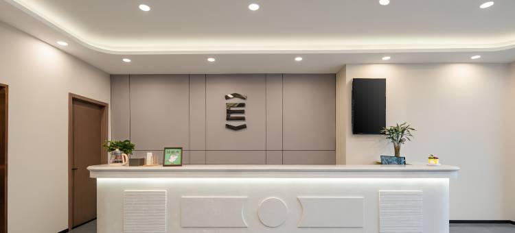 艺龙瑞云酒店(临泉姜子牙广场金贸大厦店)图片