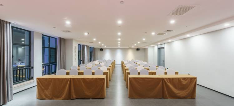 雲汐酒店(阿勒泰天鹅湖公园阿勒泰博物馆店)图片