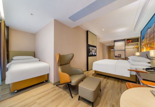 Vienna International Hotel (Yucheng Ailian Plaza) Hotel Overview