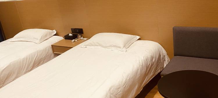 康县怡周轻居酒店图片