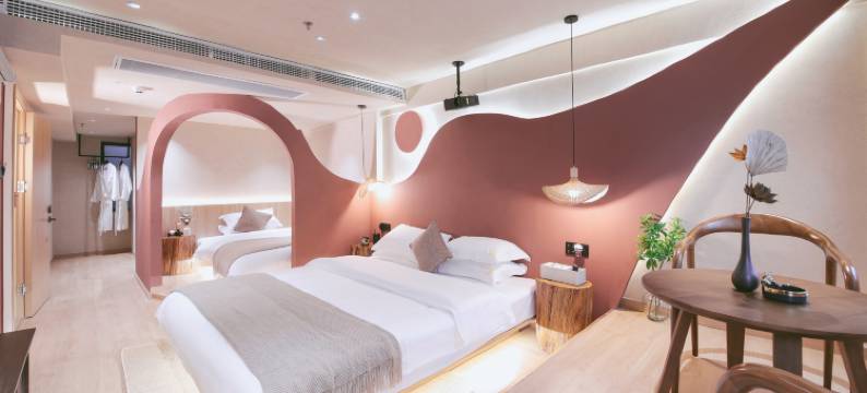 轻语设计师江景民宿(凤凰古城虹桥沱江店)图片