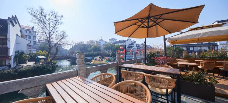 云馨·河畔酒店(南京夫子庙地铁站平江府路店)图片