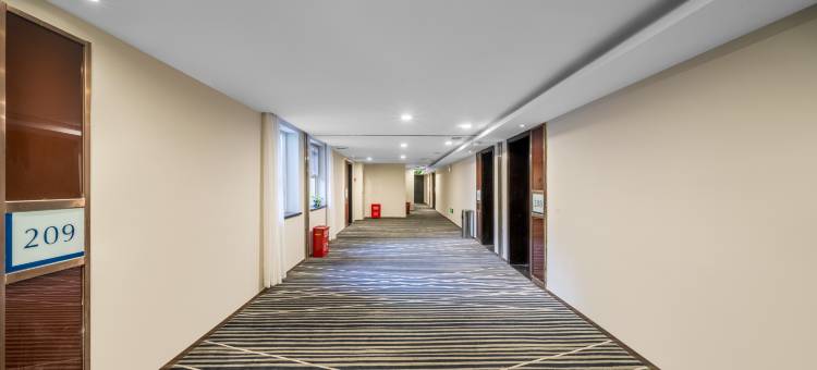 如家睿柏·云酒店(武汉体育中心协和车谷院区店)图片