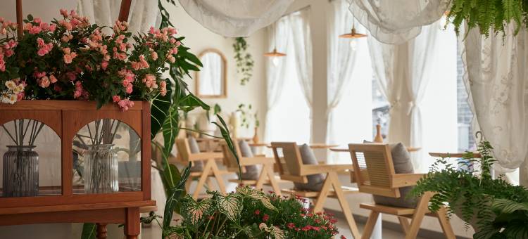 木玖居亲子园林咖啡莫奈花园HolidayVilla度假美宿(青岩古镇店)图片