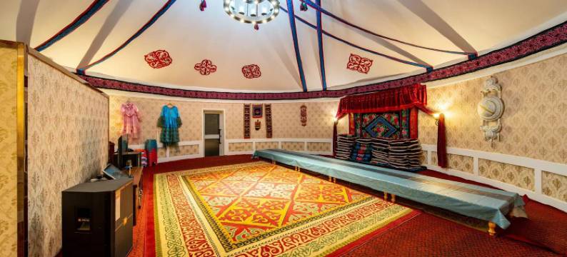 那拉提月亮河度假酒店图片