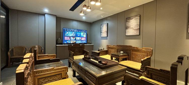 如家酒店(青岛汽车北站民航路流亭地铁站店)图片