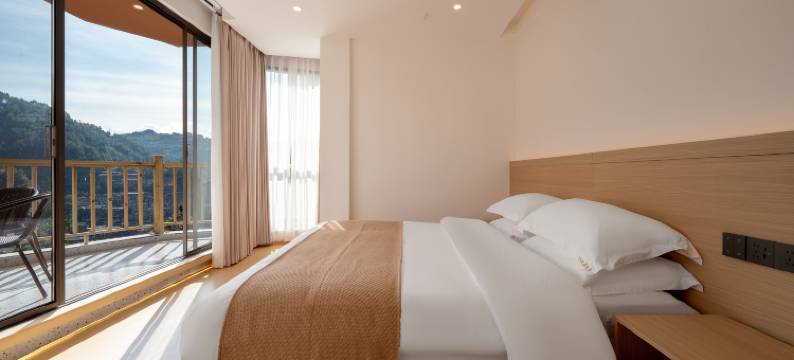 交友观景民宿(西江千户苗寨东引观景台店)图片