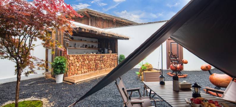 相逢不晚SilveryMoonlight|慢城供氧设计师民宿(独克宗古城大佛寺转经筒店)图片