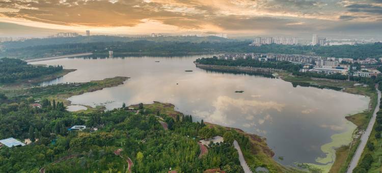 蒂莲雅精品酒店(昆明安宁金色时代广场宁湖公园店)图片