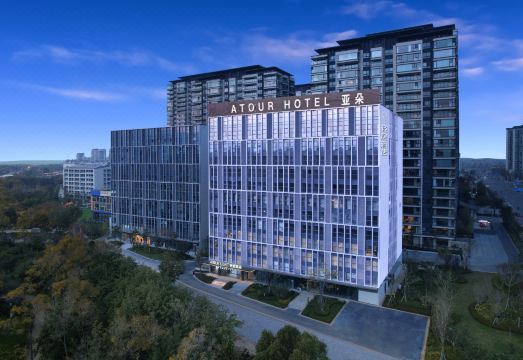 昆明环湖路滇池会展中心轻居酒店外景图