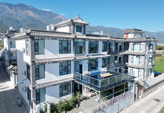 Floral Hotel·  Dali Chaoguang Hotel Hotel Overview