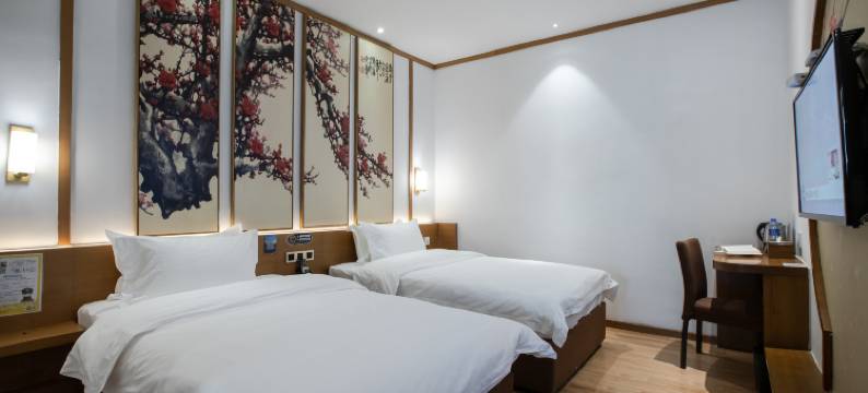 东川精品酒店(广东省人民医院烈士陵园地铁站店)图片