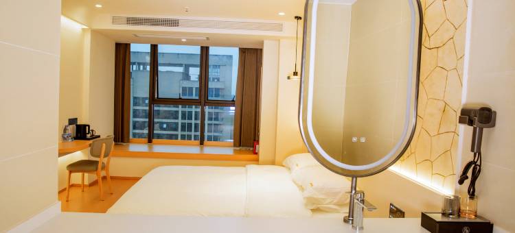 合江若妍民宿(金融商业中心美荔城店)图片