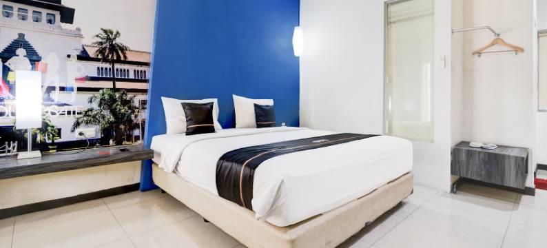 橡树联排别墅芝汉佩拉斯近Ciwalk-原长廊酒店(Townhouse Oak Cihampelas Near Ciwalk Formerly Promenade Hotel)图片