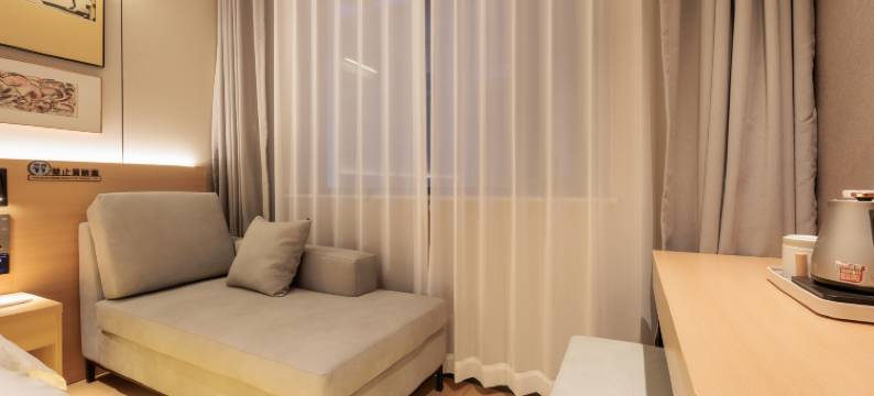 云庭酒店(同济南路地铁站马驹桥店)图片