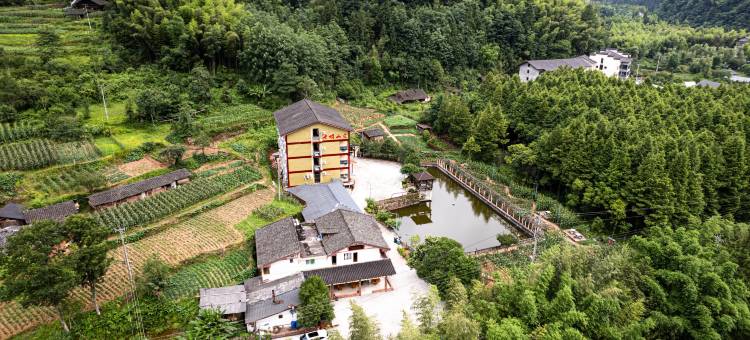 四面山池明山庄图片