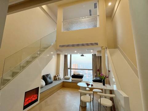 拾月公寓(哈尔滨冰雪大世界世茂大道地铁站店)