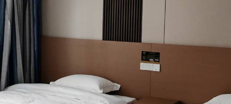 萝北宝泉岭尚城快捷宾馆图片