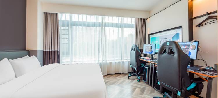 雷神电竞酒店(武汉东湖欢乐谷店)图片