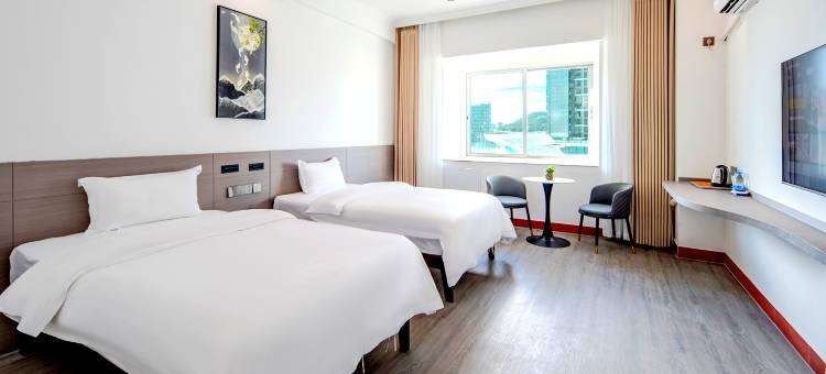 小鹿辰客·新兴海景酒店(三亚中服免税国际购物城店)图片