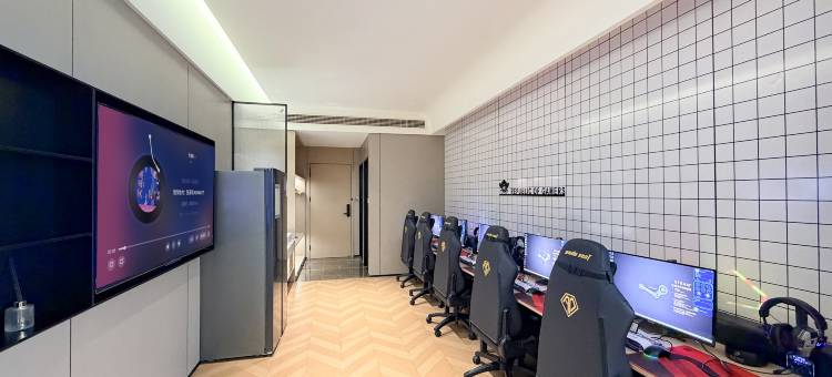 奇遇电竞酒店(宝莲寺泰隆商业街店)图片