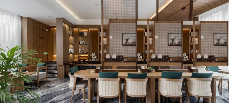 一宅新中式合院·智能客控丨设计师美学轻奢酒店(雅安高铁站店)图片