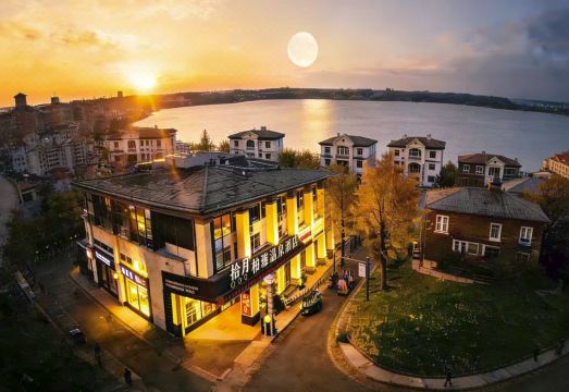 拾月｜柏雅温泉酒店（弥勒湖泉生态园湖泉半山温泉店）外景图