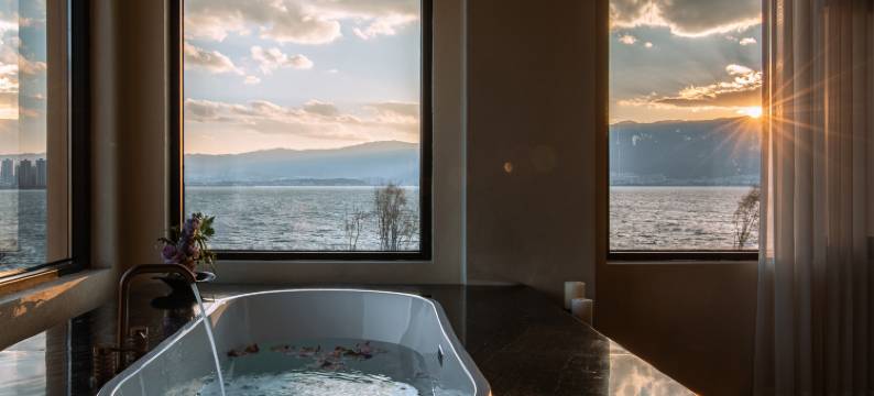 大理·归屿｜Holiday Villa 艺术设计海景民宿(洱海店)图片