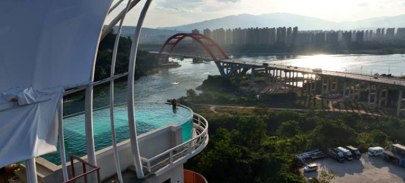 西双版纳景洪朝露度假酒店(告庄星光夜市店)图片