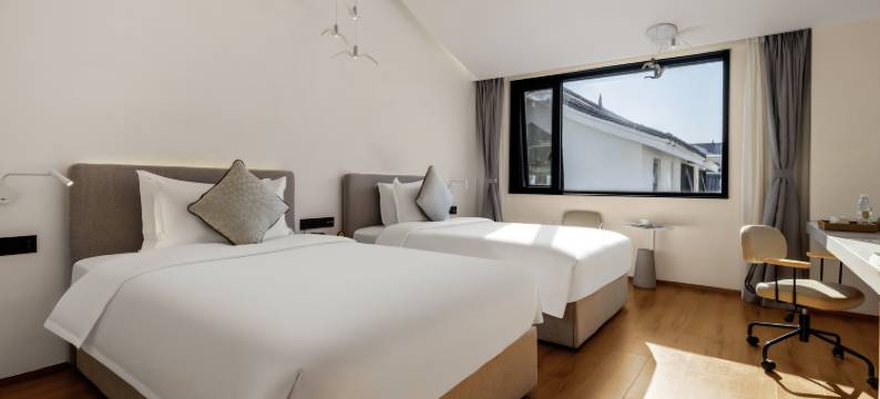 派立方青年酒店(西昌听涛小镇邛海泸山景区店)图片