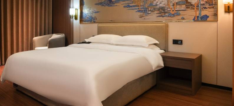 如家旗下UP华驿精选酒店(呼伦贝尔市莫力达瓦达斡尔族中学店)图片