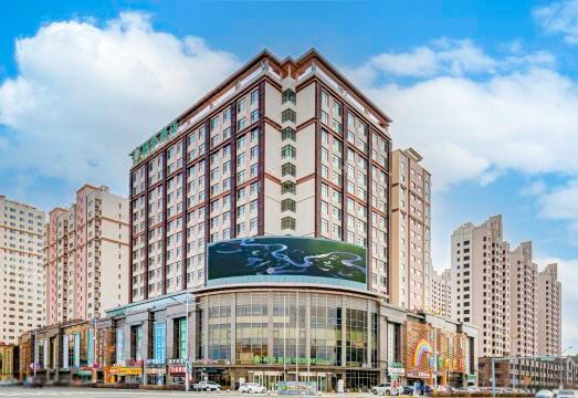 呼伦贝尔洲季酒店外景图