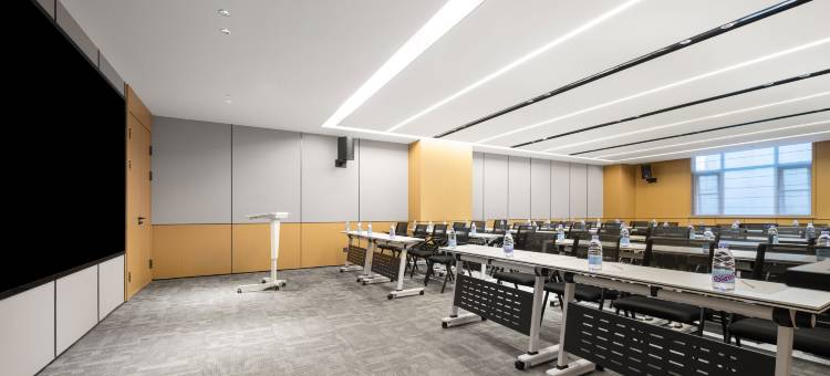 西安高新西北工业大学地铁站亚朵X酒店图片