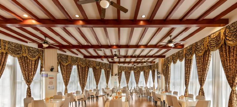 橡树林酒店(金沙天街沙坪坝高铁站店)图片