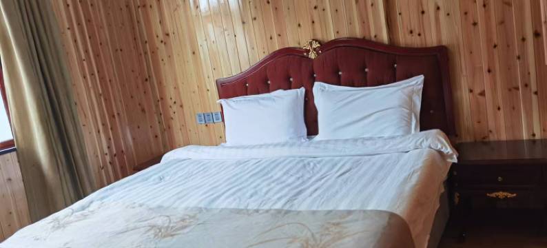 左贡凯顿酒店图片