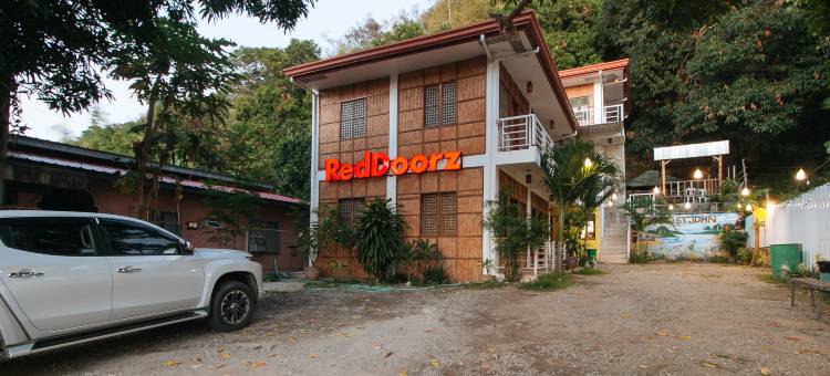 红多兹@拉乌尼翁圣约翰营舍酒店(RedDoorz @ Camp Saint John Hotel La Union)图片