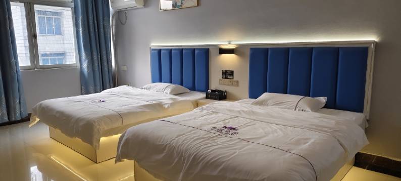 信宜育城酒店图片