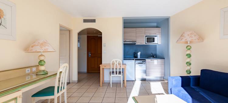 渣油格兰德阿维农高尔夫酒店(Residhotel Golf Grand Avignon)图片