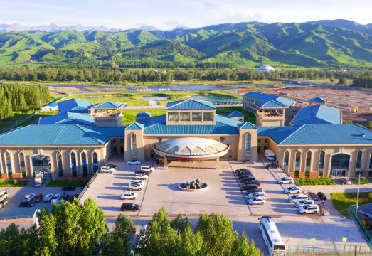 新疆文旅那拉提度假酒店（那拉提景区游客中心店）外景图