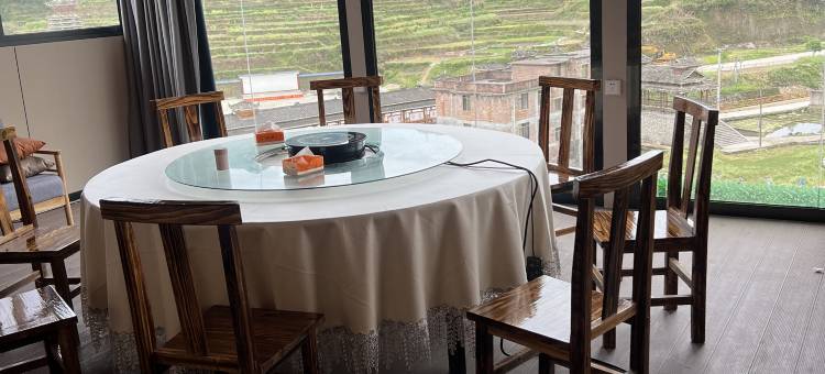 融水宏泰宾馆(滚贝侗族乡店)图片