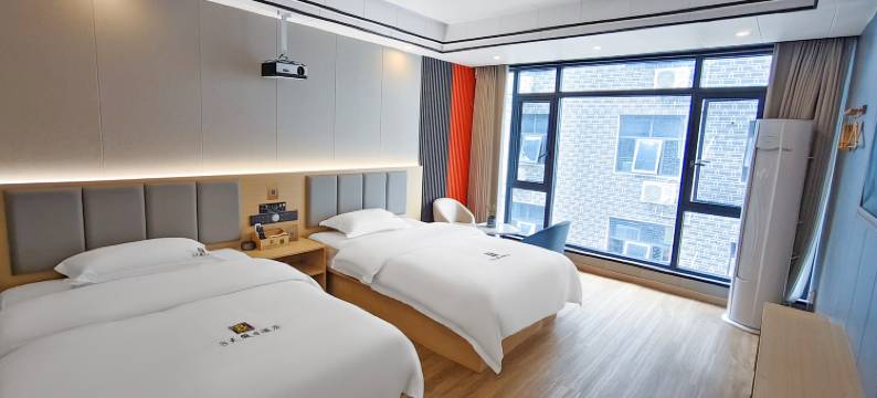 芙蓉镇8天假日酒店图片