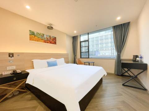 摩登悦来酒店(深圳海雅缤纷城新安公园地铁站店)