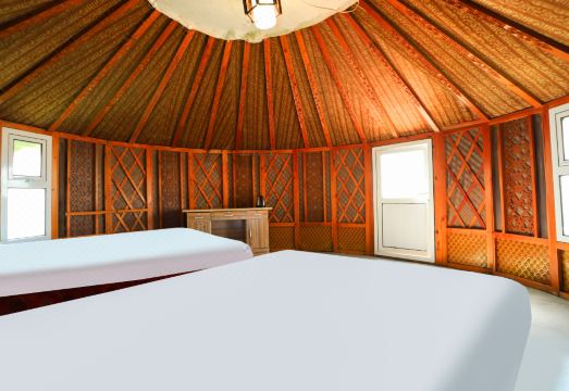 A trip to the Plain Blue Banner prairie, a vacation, a resort Hotel Overview